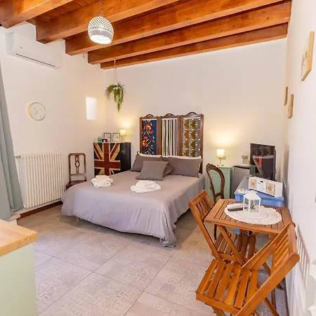 Centro Storico Redmood House A 5 Min Dal Mare, Breakfast, Aria Condizionata, Wi-Fi E Netflix Apartment Barletta Exterior photo