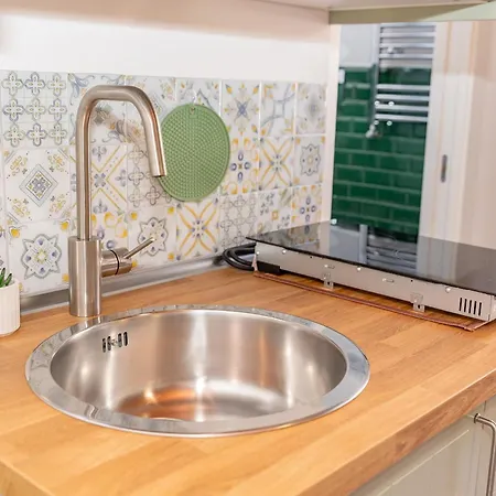 Centro Storico Redmood House A 5 Min Dal Mare, Breakfast, Aria Condizionata, Wi-Fi E Netflix Apartment Barletta Exterior photo