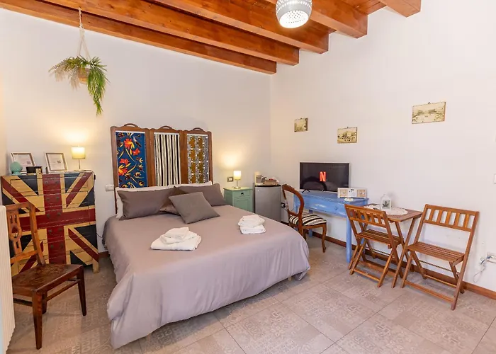 Centro Storico Redmood House A 5 Min Dal Mare, Breakfast, Aria Condizionata, Wi-Fi E Netflix