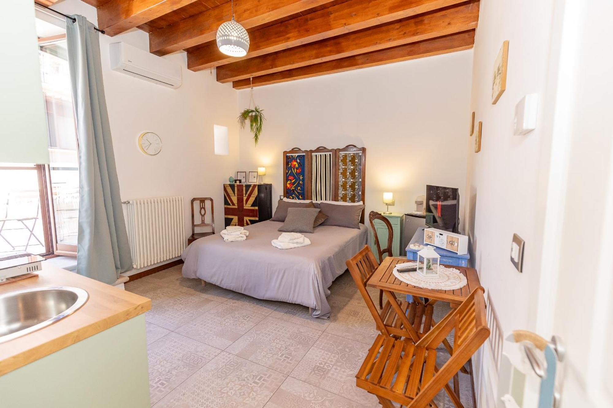 Centro Storico Redmood House A 5 Min Dal Mare, Breakfast, Aria Condizionata, Wi-fi E Netflix *