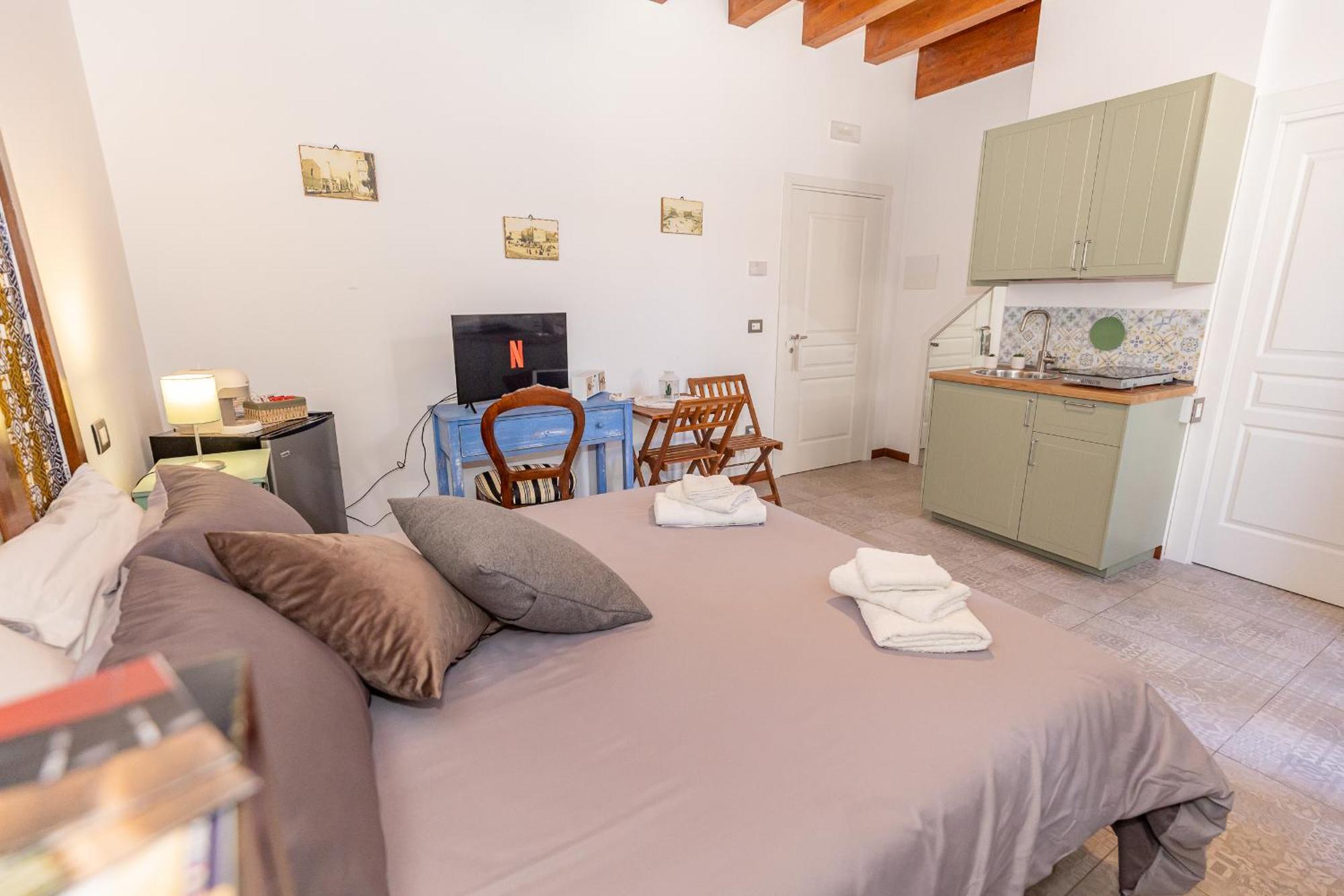 Apartment Centro Storico Redmood House A 5 Min Dal Mare, Breakfast, Aria Condizionata, Wi-fi E Netflix Barletta