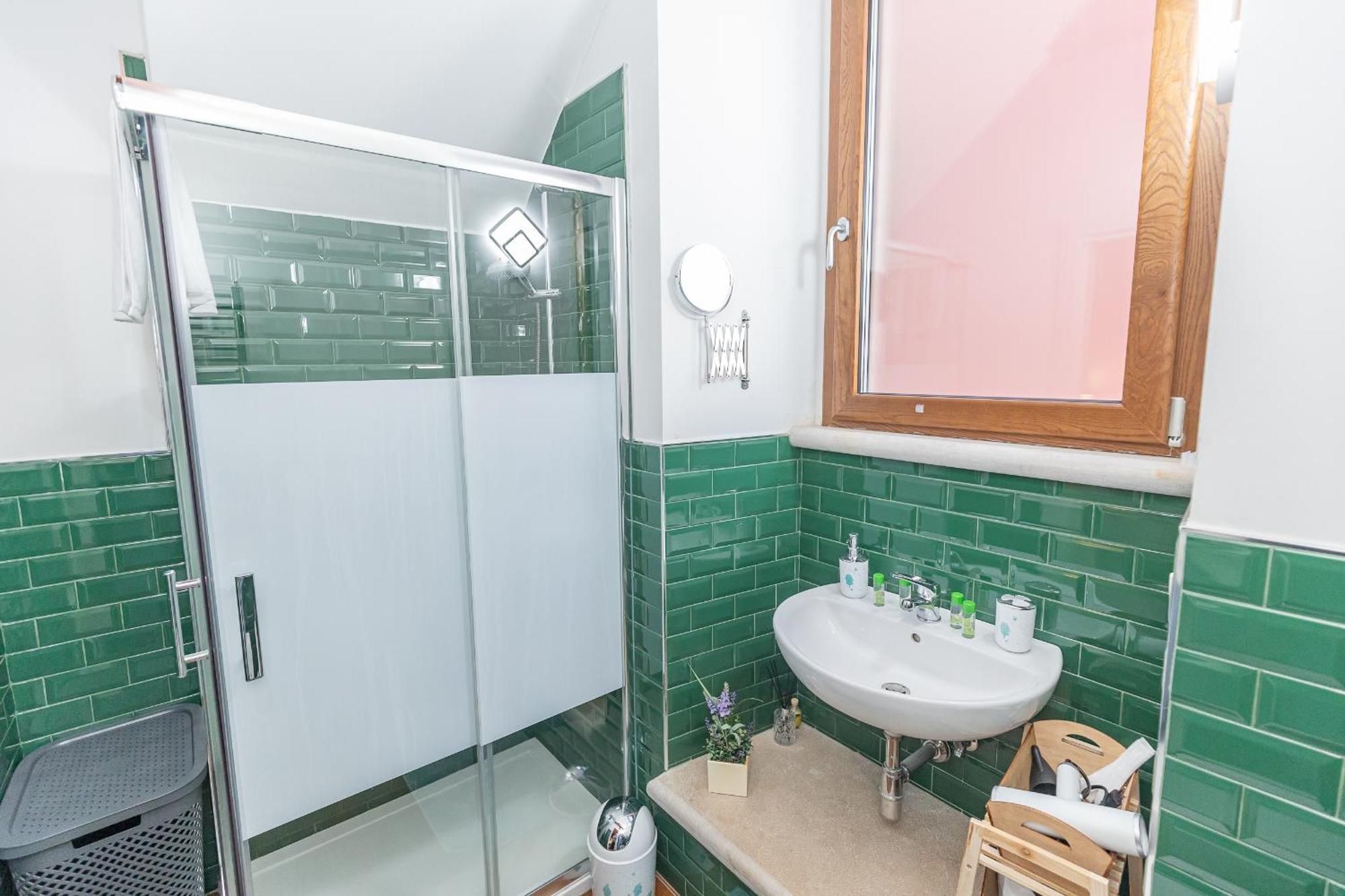 Apartment Centro Storico Redmood House A 5 Min Dal Mare, Breakfast, Aria Condizionata, Wi-fi E Netflix *