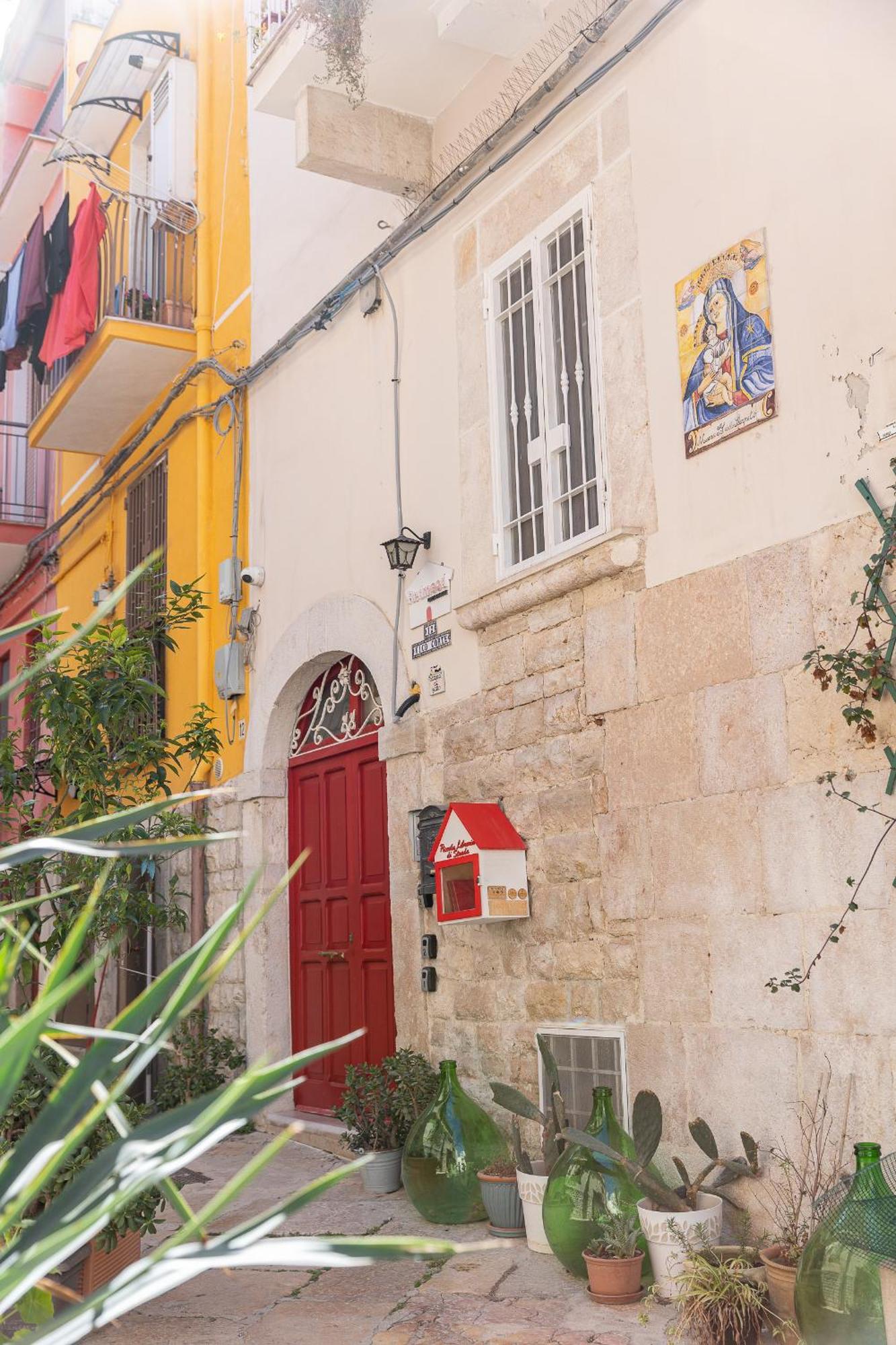 Centro Storico Redmood House A 5 Min Dal Mare, Breakfast, Aria Condizionata, Wi-fi E Netflix Barletta