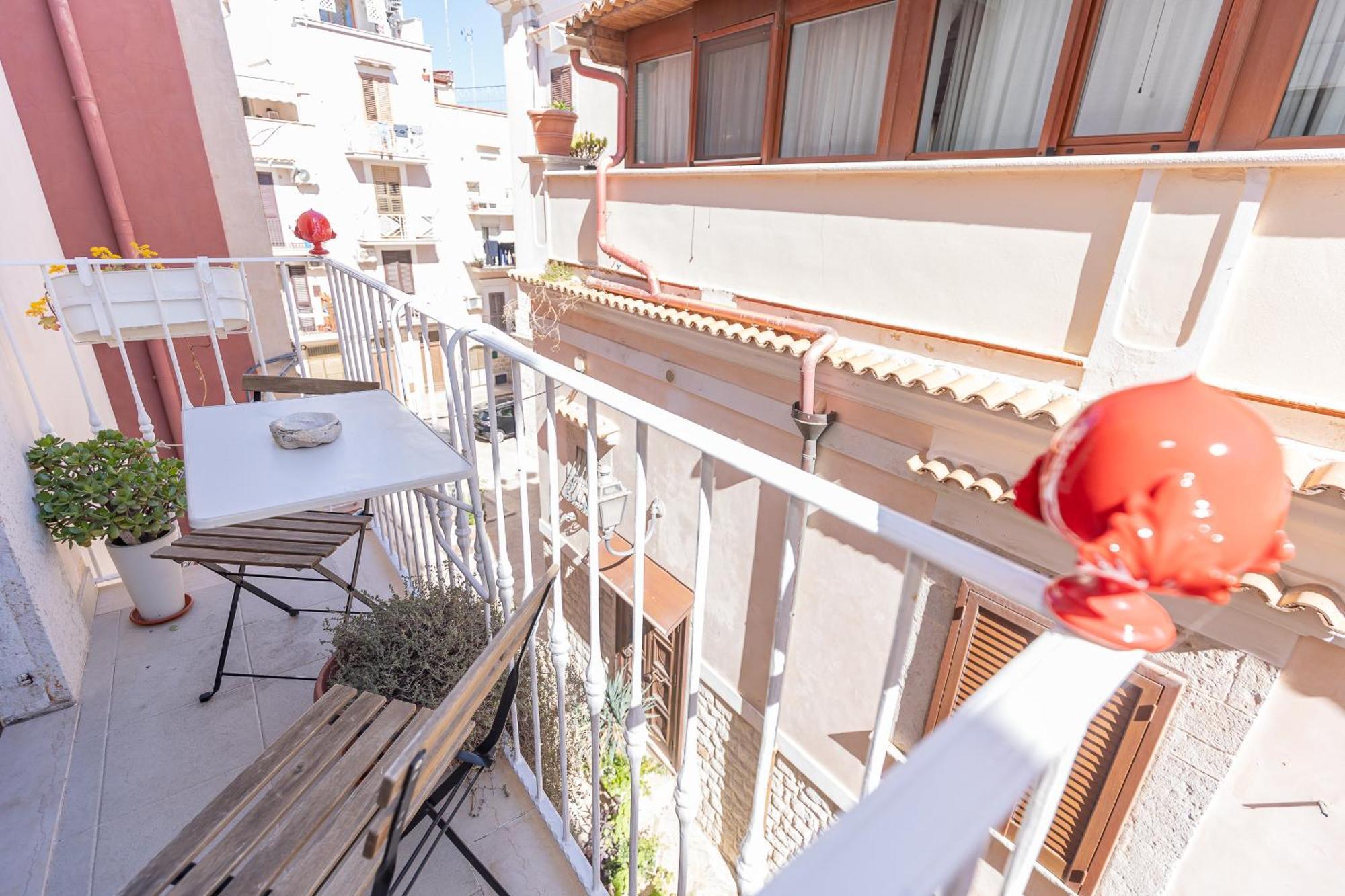 Centro Storico Redmood House A 5 Min Dal Mare, Breakfast, Aria Condizionata, Wi-fi E Netflix